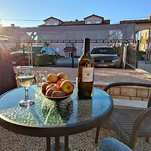 https://apartments-marla.in-istria.net